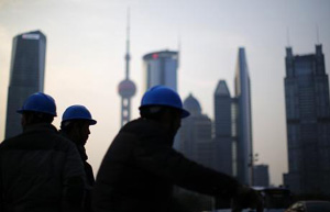 China sees less service trade deficit