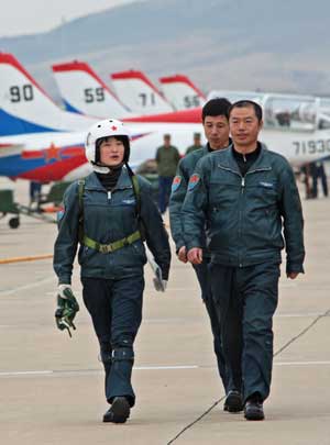 Female pilots to make debut in historic parade