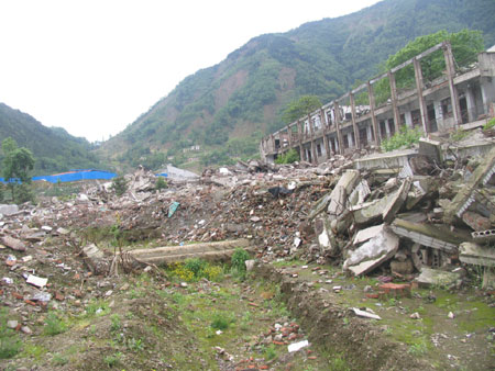 Reconstruction of Beichuan Middle School starts on anniversary