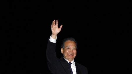 Wen arrives in Thailand for Asean-related meetings
