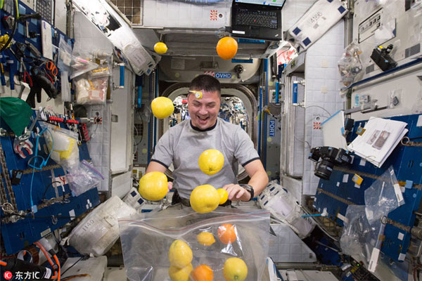 What do astronauts eat in space？