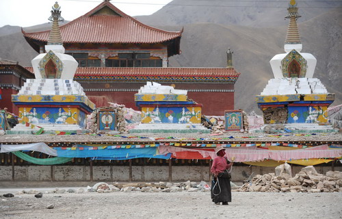Officials assess damage to historic sites in quake zone
