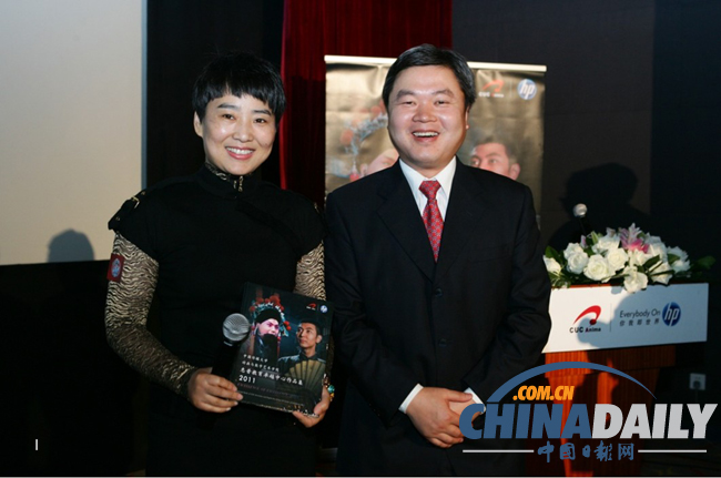 中國惠普副總裁桃樂姍：拿到作品集很激動！