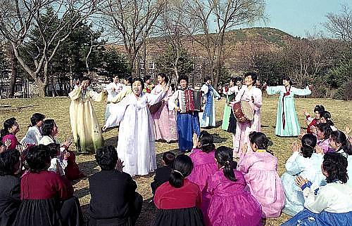 朝鮮非物質(zhì)文化遺產(chǎn)清單制定培訓(xùn)班在平壤舉辦