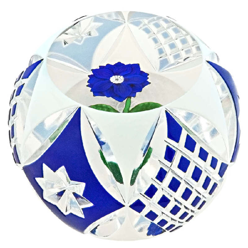 Crystal paperweights shows miniature world