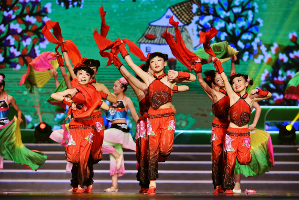 Adolescents from 15 countries meet in Beijing