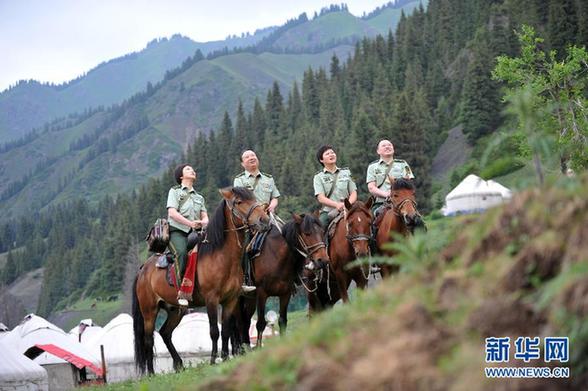 莊仕華：愛(ài)灑邊疆暖天山