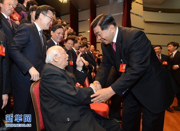圖：賈慶林參加北京代表團討論