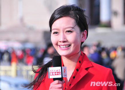 近拍兩會“當(dāng)紅”女主播