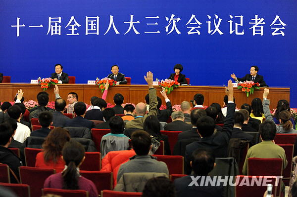 外交部部長楊潔篪答中外記者問