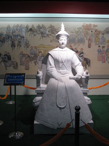 網(wǎng)絡(luò)媒體看內(nèi)蒙古活動(dòng)走進(jìn)科爾沁博物館。