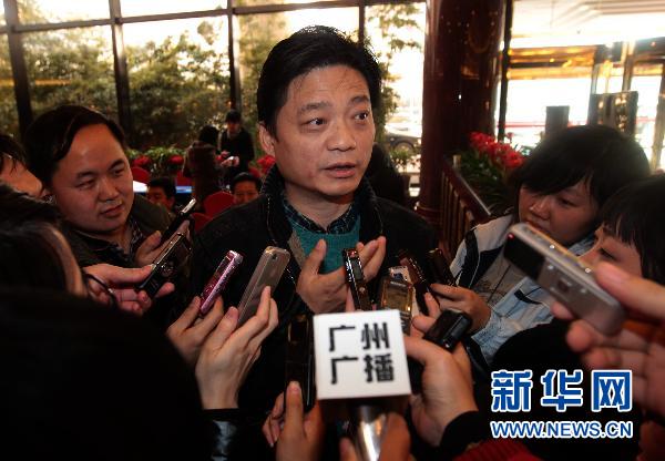 兩會(huì)記者采訪忙