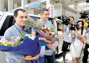 首批國外大運嘉賓抵深