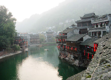 暢游鳳凰古城 說(shuō)古城旅游八大浪漫事件