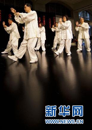 加拿大安大略皇家博物館辦廟會(huì)迎春節(jié)