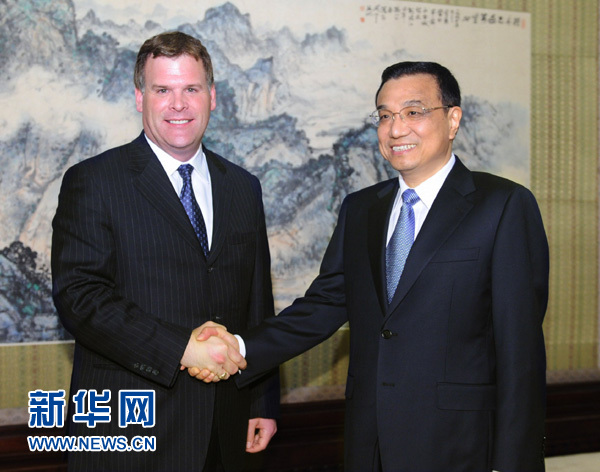 李克強(qiáng)會(huì)見(jiàn)加拿大外長(zhǎng)