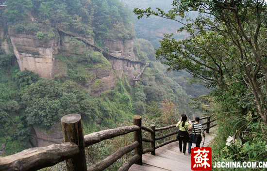 劍門關(guān)蜀道三國(guó)文化景點(diǎn)漸受熱捧