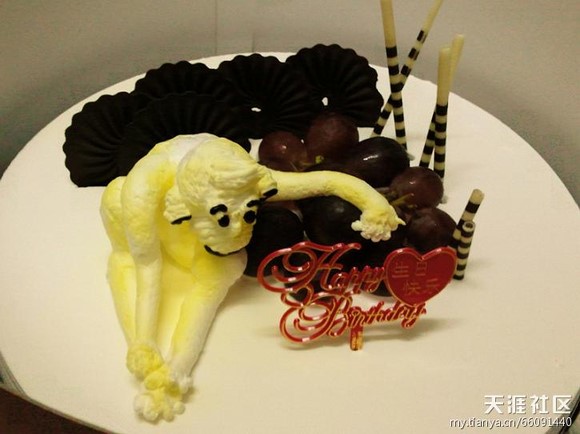 吃蛋糕毀三觀 真特么坑死爹?。?/></a></p>

<p align=