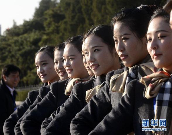衢州姑娘“十八大”上當服務(wù)員