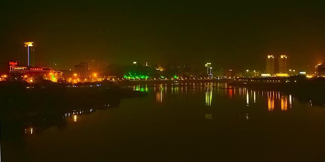 內(nèi)江城市建設(shè)新景（沱江沿岸景觀）
