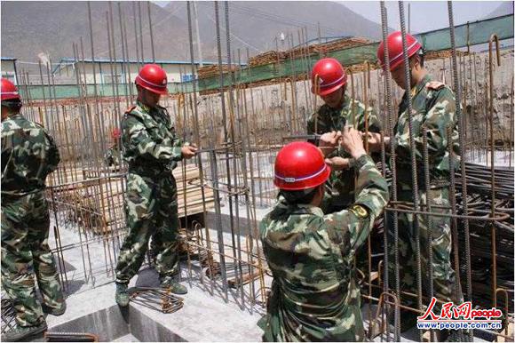 武警數(shù)萬官兵三年援建汶川血脈相連樹豐碑