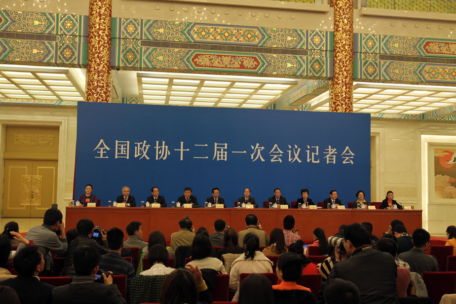 新一屆民主黨派中央和全國工商聯(lián)九位主席集體接受媒體采訪