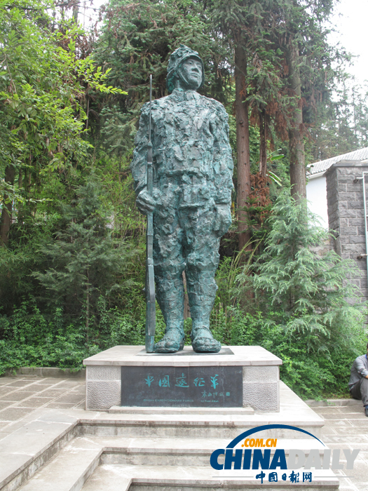 走進(jìn)騰沖國殤墓園 聆聽中國遠(yuǎn)征軍英勇抗戰(zhàn)血淚史