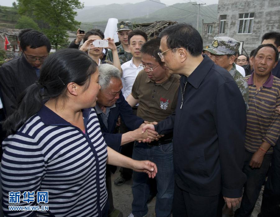 李克強(qiáng)在震區(qū)24小時(shí)的足跡