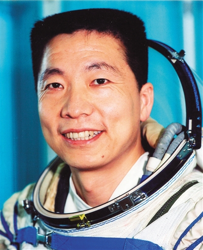 中國十名航天員三位晉升少將 飛天進男女搭配時代