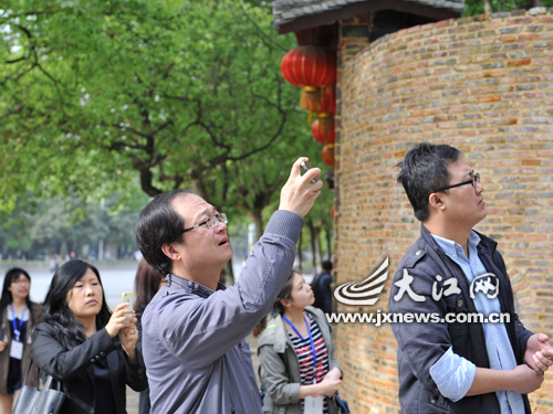 全國網(wǎng)媒景德鎮(zhèn)古窯采風 感嘆千年瓷都博大精深