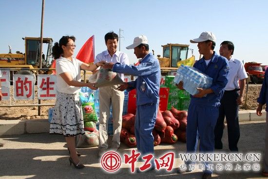 嘉峪關市總工會主席梁曉梅：鋼城職工的“娘家人”
