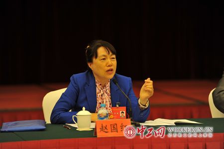 遼寧代表團(tuán)熱議中國工會(huì)第十六次全國代表大會(huì)祝詞與報(bào)告（圖）