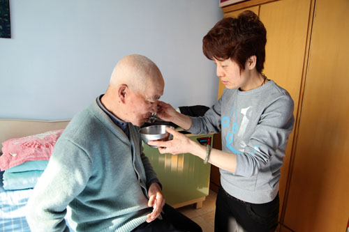 孔曉萍20年侍奉患病公婆無(wú)怨無(wú)悔