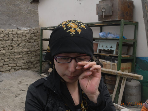 新疆十大杰出母親阿尼帕：現在最盼望收養(yǎng)汶川地震孤兒