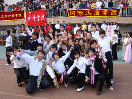 立足本土，全面推進(jìn)教育國際化——專訪云南財(cái)經(jīng)大學(xué)黨委書記羅明義