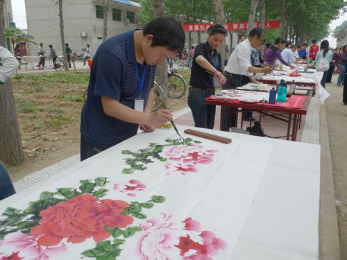 藝術(shù)在民間 走入農(nóng)民牡丹畫(huà)創(chuàng)作第一村[組圖]