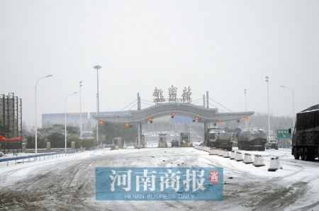 大雪降中原 高速全封 長(zhǎng)途客車多“趴窩”