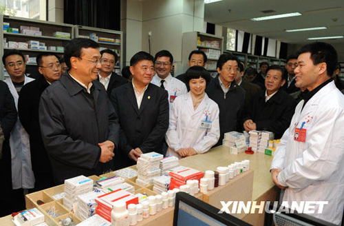 李克強在安徽考察時強調鞏固經濟回升基礎