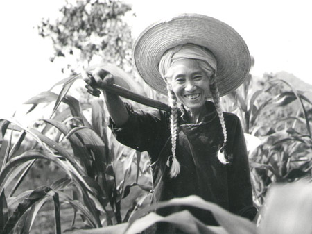 “白毛女”孫女當(dāng)村官 要實(shí)現(xiàn)三個(gè)心愿(組圖)