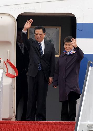 胡主席抵澳門首日：8小時8場活動 關(guān)懷祝福滿濠江