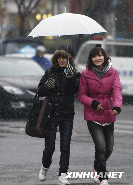 上海迎來今冬最明顯降雪 日最低氣溫將跌破“冰點(diǎn)”