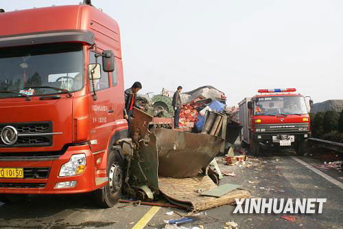 湖北京珠高速中斷8小時后恢復(fù)通車