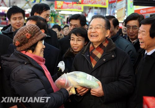 溫家寶總理在北京考察工作紀(jì)實：歲寒尤應(yīng)念民生