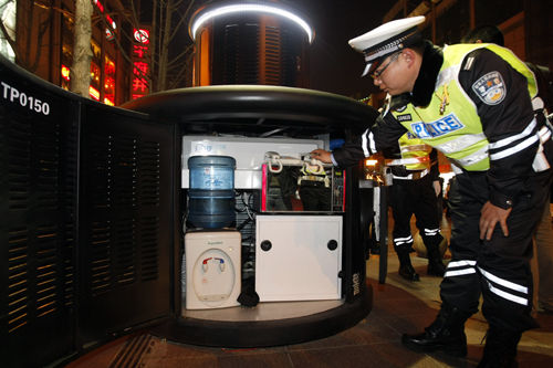 重慶將建女子交巡警隊(duì) 配蘭博基尼警車(組圖)