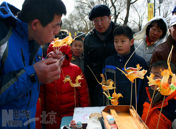 北京圓明園首屆皇家廟會(huì)拉開帷幕