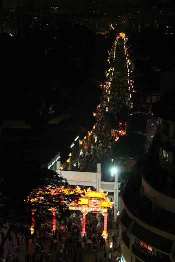 古街元宵燈會(huì)流光溢彩 三坊七巷盛裝迎賓（圖）