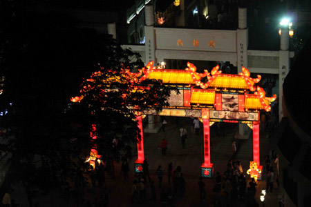 古街元宵燈會(huì)流光溢彩 三坊七巷盛裝迎賓（圖）