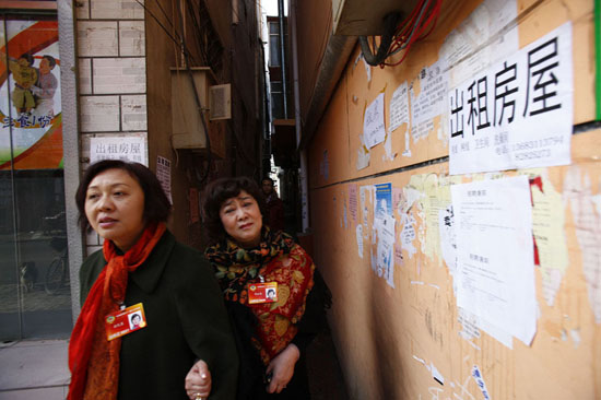 全國政協(xié)委員北京唐家?guī)X落淚訪“蟻?zhàn)?#8221;(組圖)
