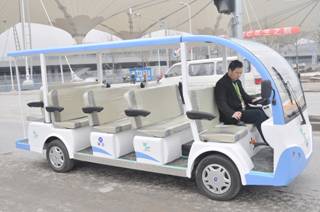 新日首批14座電動(dòng)車和醫(yī)療電動(dòng)車進(jìn)駐世博園區(qū)