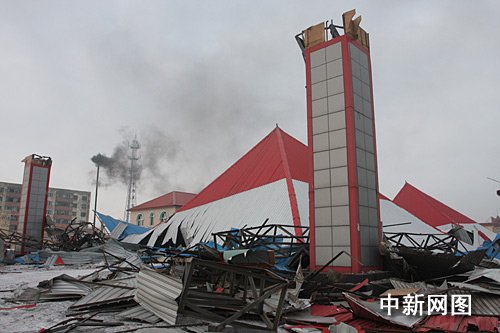 哈爾濱一加油站大面積坍塌 個(gè)體業(yè)主試圖瞞天過海
